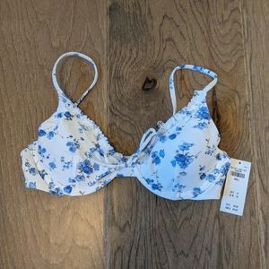 BNWT Hollister floral bikini top